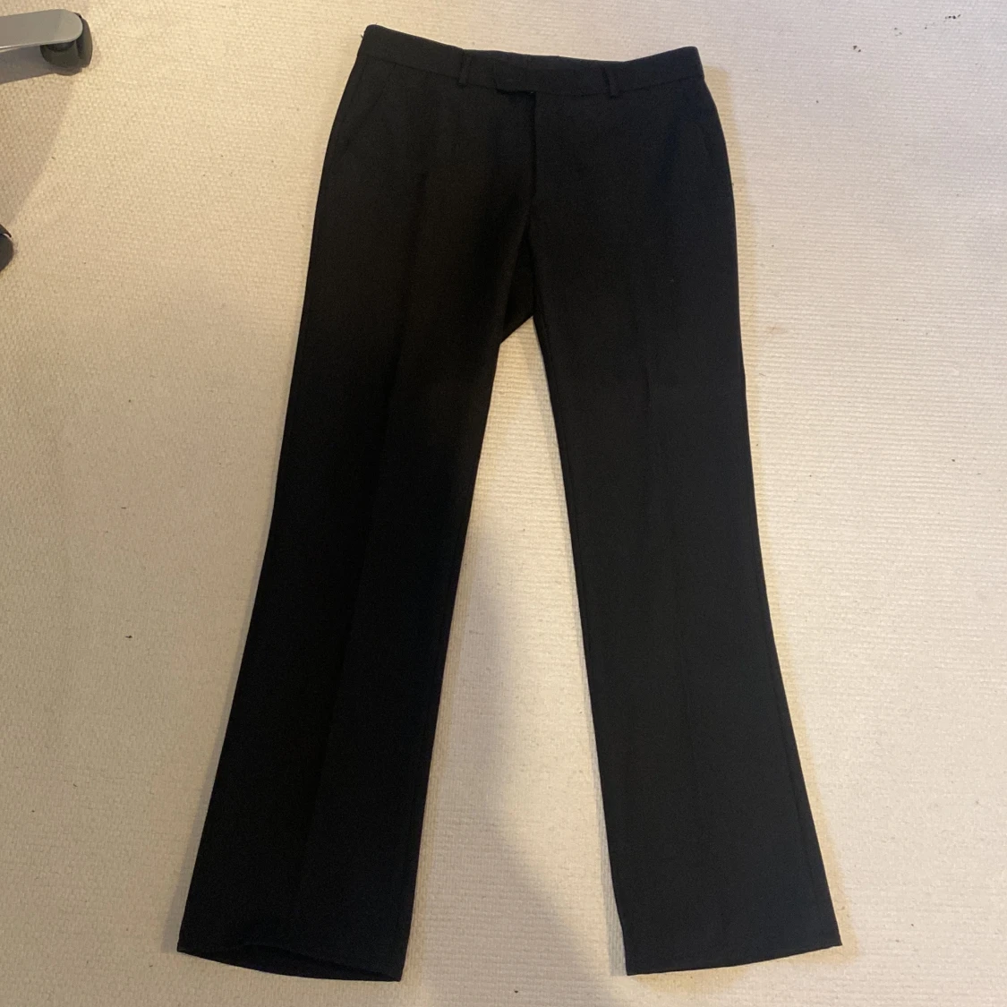 Svarta kostymbyxor med bootcut - 2