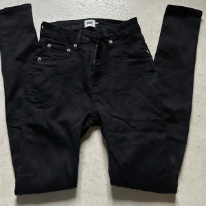  skinny jeans  - Svarta jeans från lager 157. finns inga tecken på använding eller så🥰 