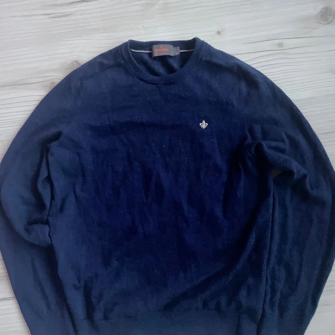 Mörkblå merinoullströja från Morris