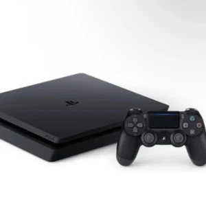 PlayStation 4 - Sony PlayStation 4 med original DualShock 4-kontroll. Konsolen är i svart och ser ut att vara i gott skick utan synliga repor eller skador. Perfekt för gaming och streaming, med stort spelutbud och stöd för HD-upplösning. Funkar skit bra och låter inte som ett flygplan 