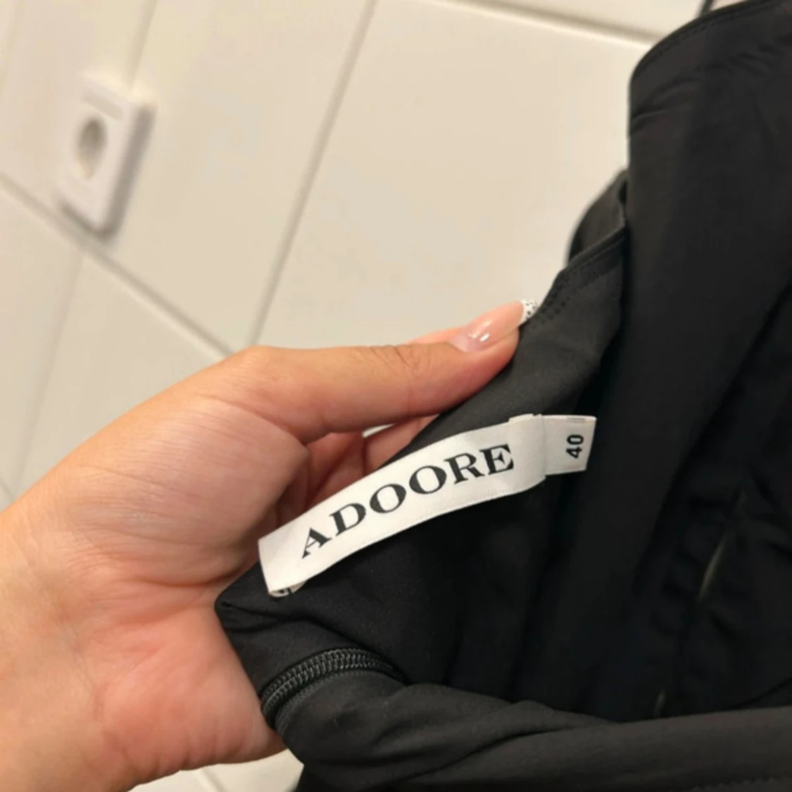 Svart halterneckklänning från Adoore - 3