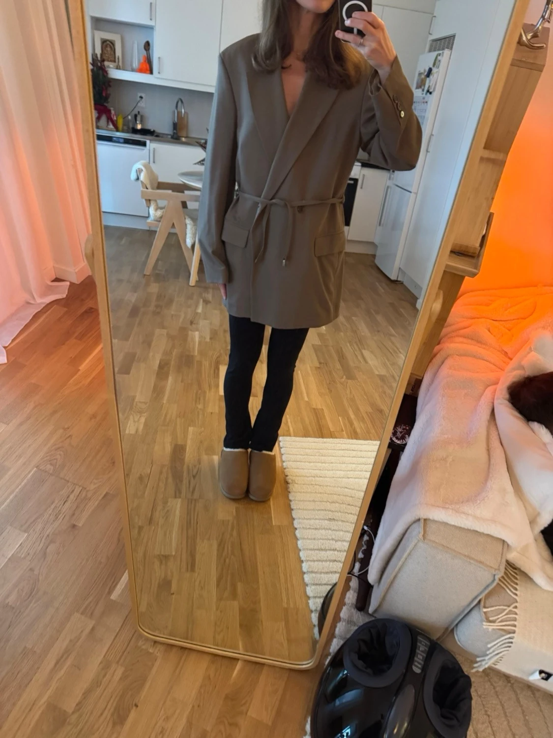 Beige kavaj med bälte från Acne Studios - 5