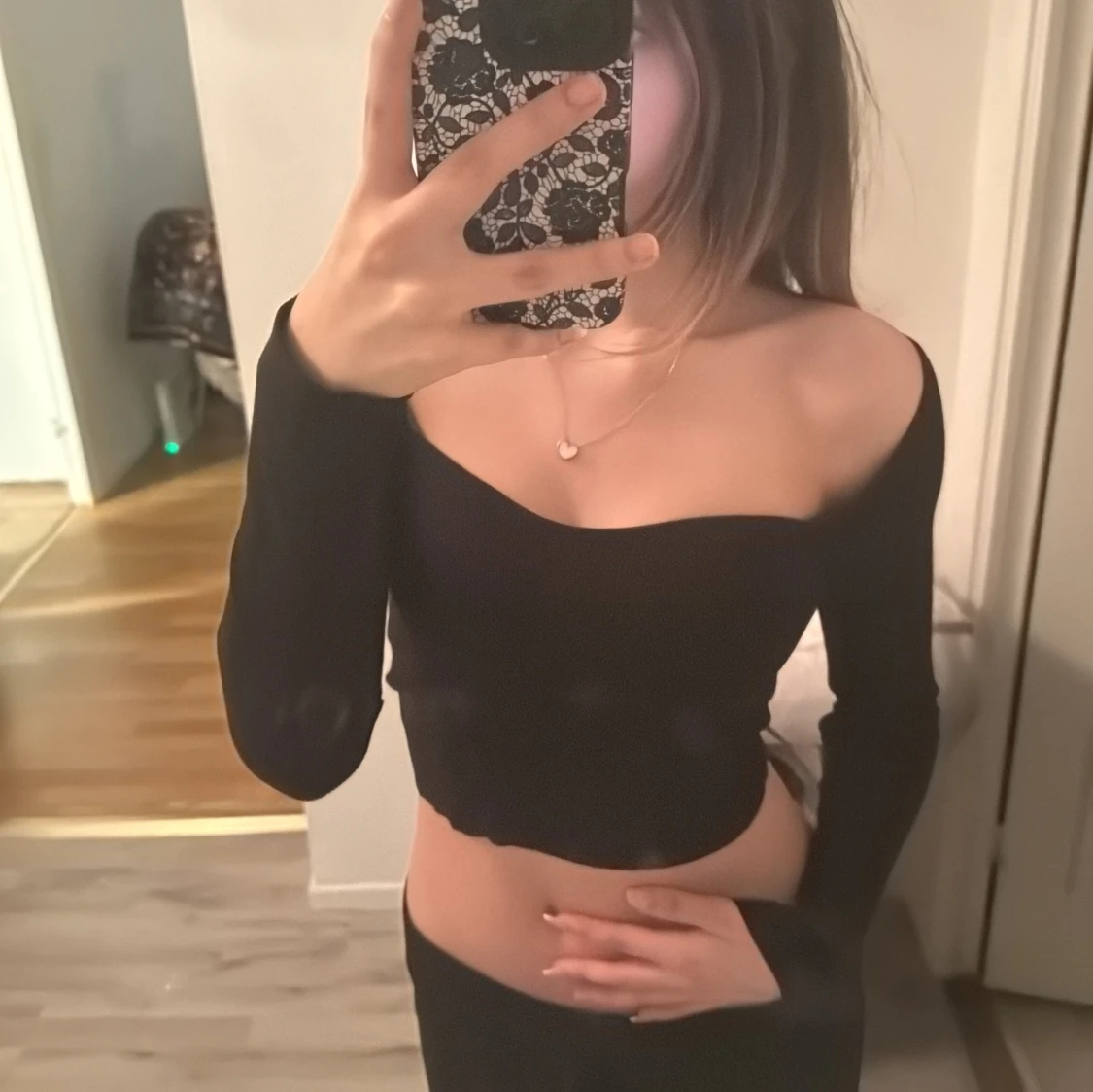 Svart offshoulder topp från Divided