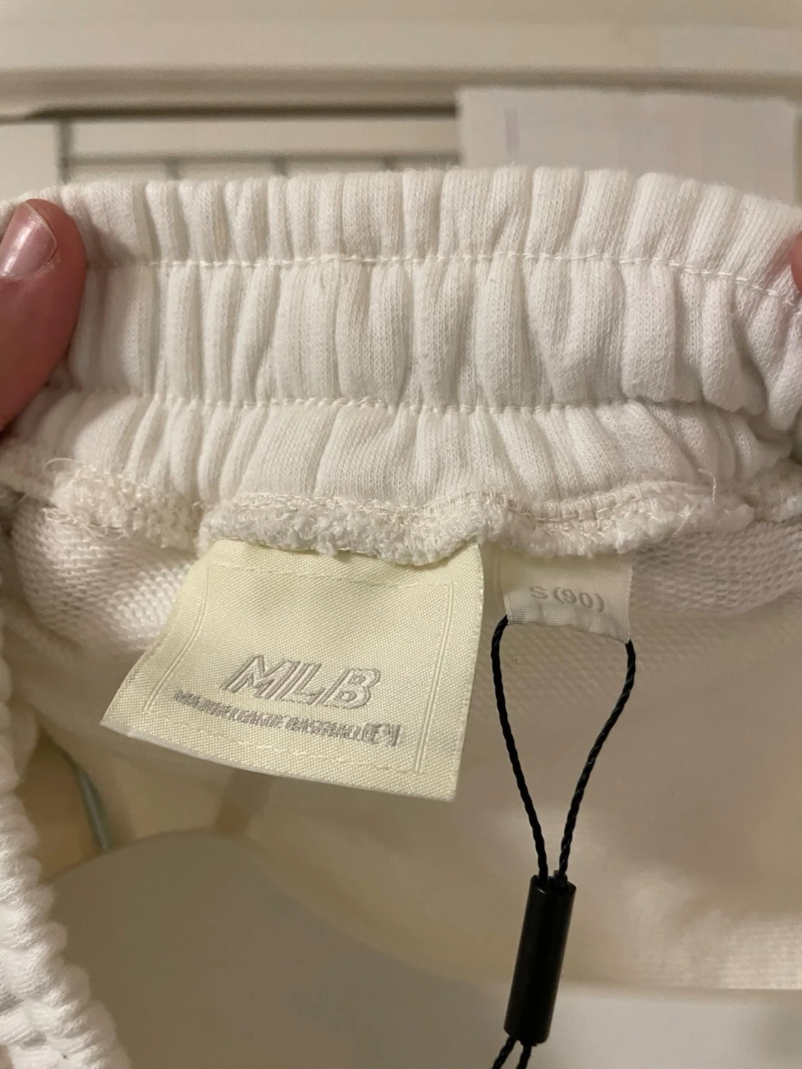 Vita MLB shorts med blå B,  - 2