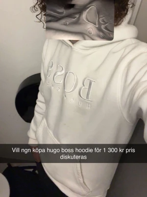 Hugo boss hoodie till salu - Hugo boss tröja till salu på pris till 1300 kr men priset diskuteras, Storlek S/M