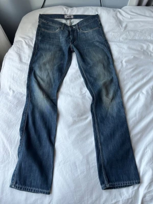 Acne Jeans - Sjuka Acne Studios jeans med snygg wash och fade☺️ Skriv privat för fler frågor osv!! STORLEK W30 L32