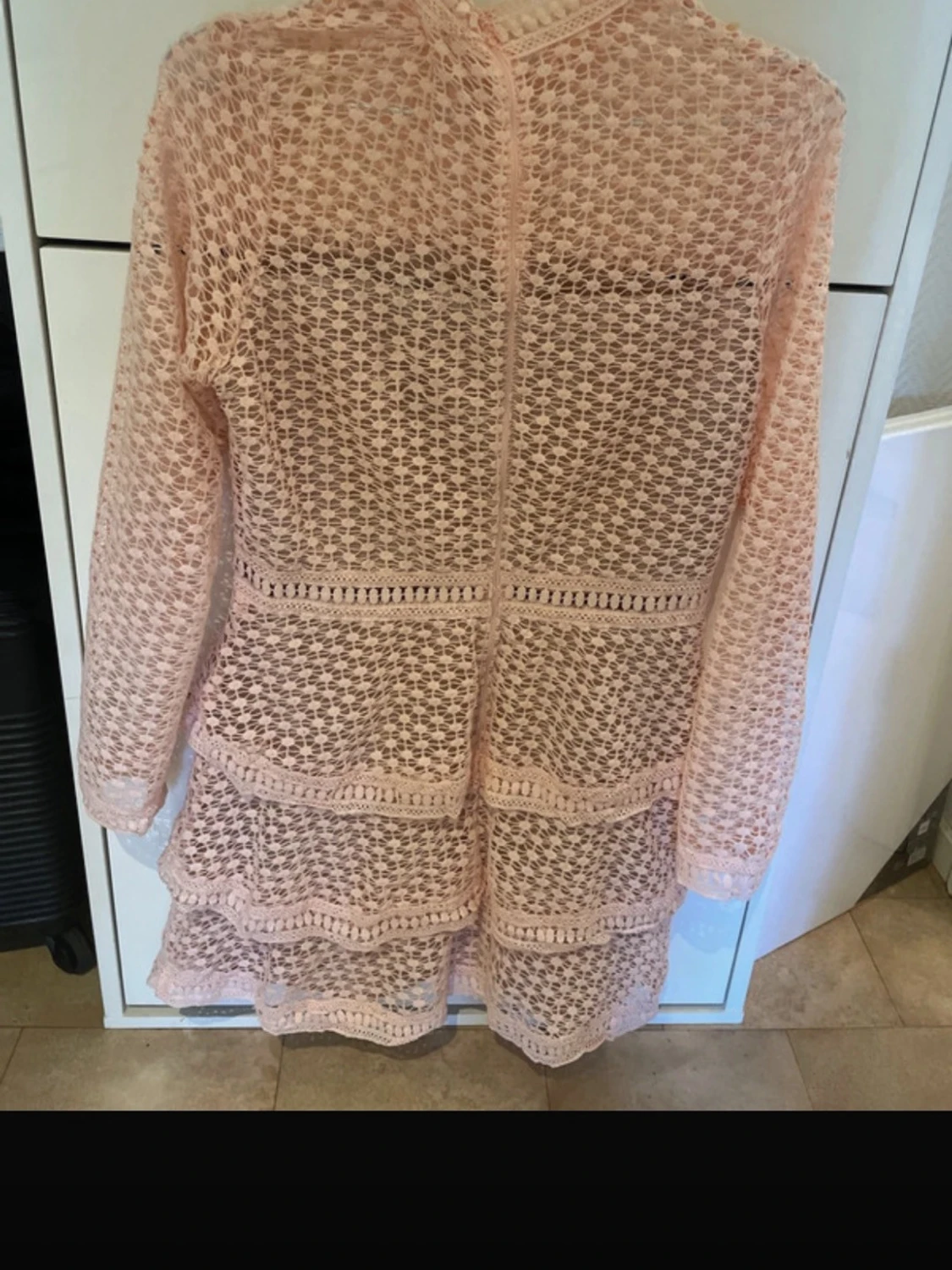 Ljusrosa spetsklänning från AX Paris - 2