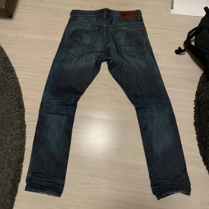 G-Star Raw 3301 jeans - Säljer mitt par G-Star Raw 3301 jeans i storlek W32 L32.
