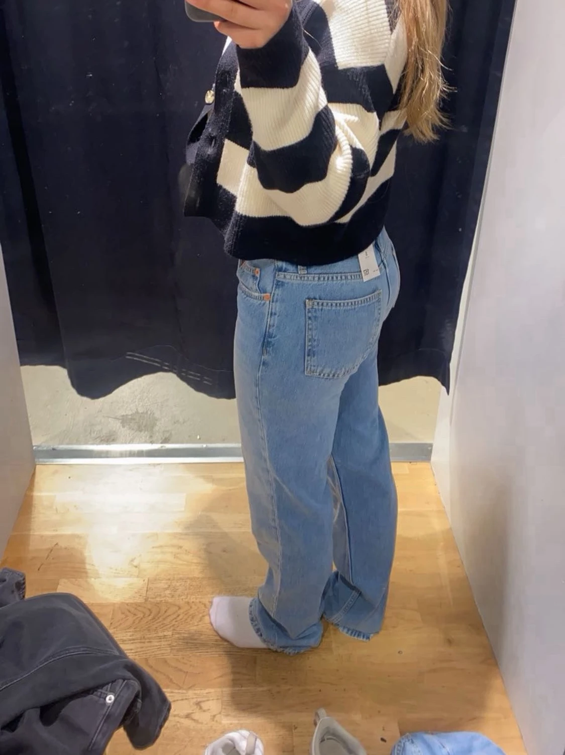 Randig svartvit stickad kofta - 1