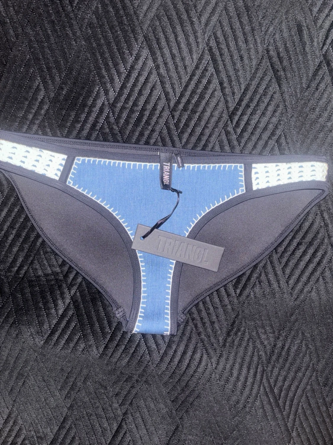 Blå och svart bikiniunderdel från Triangl - 2