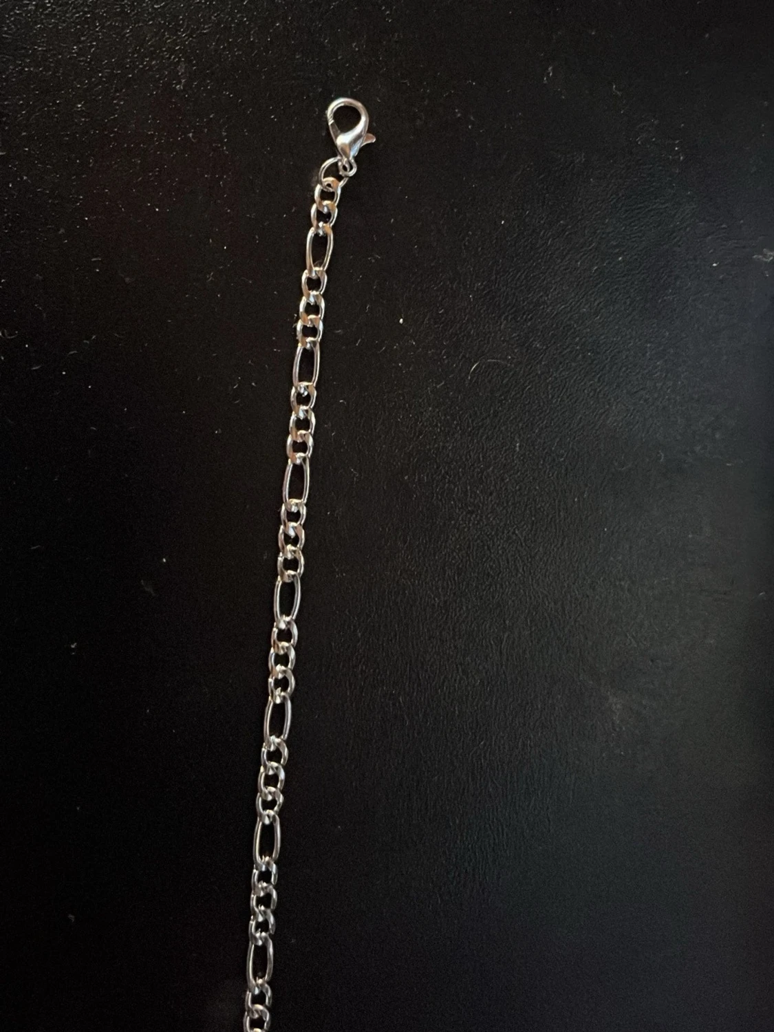 Silverfärgat kedjearmband