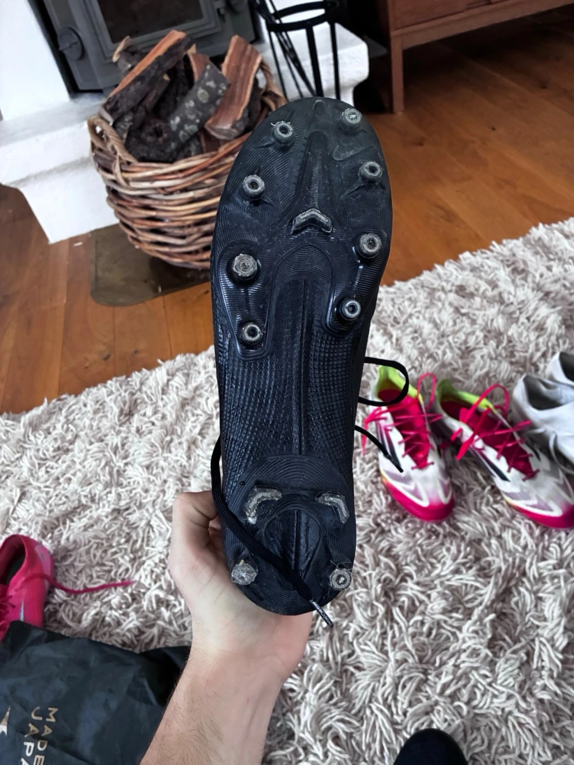 Svarta Nike fotbollsskor med snörning - 2