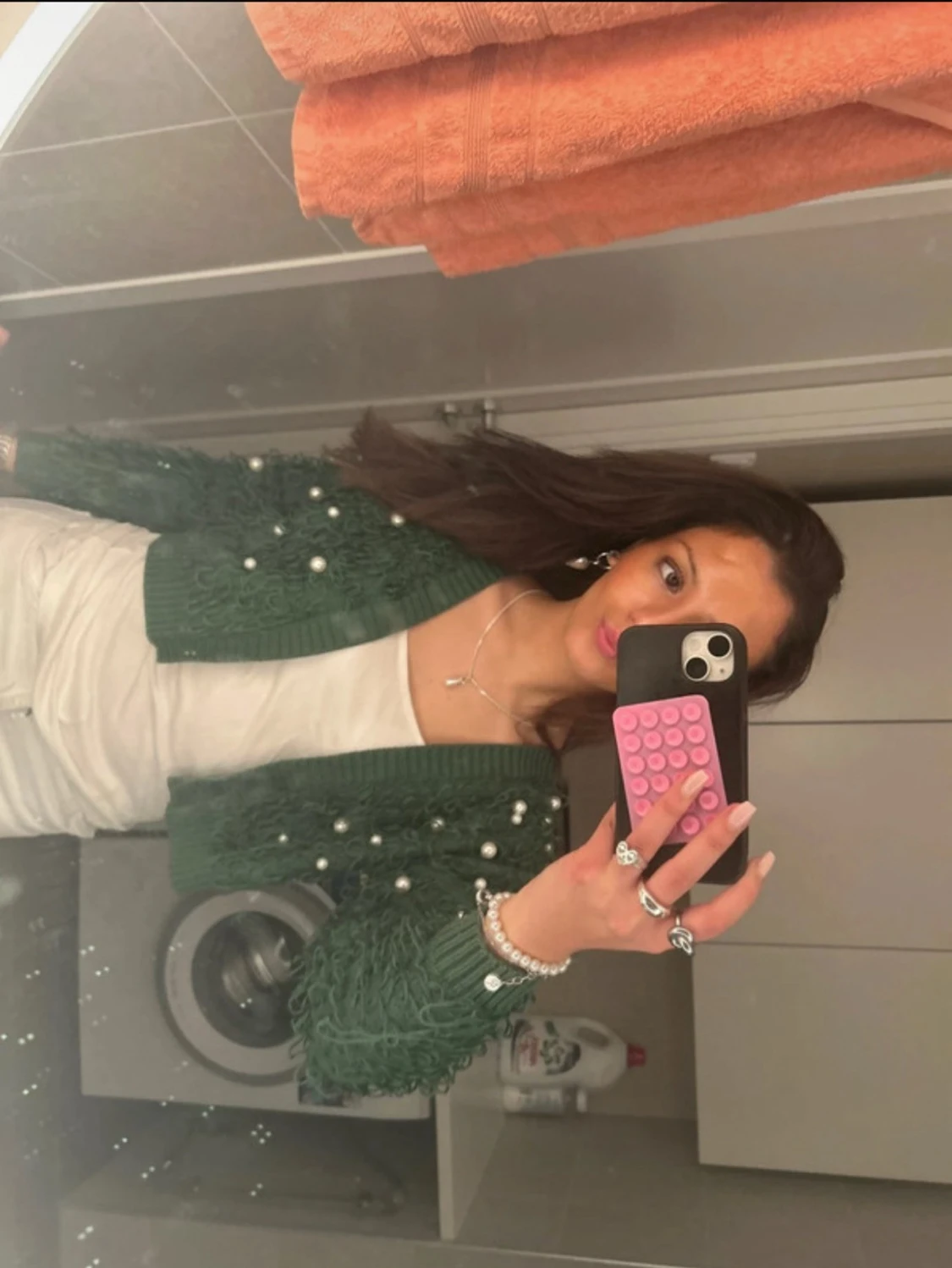 Grön kofta med pärldetaljer - 1