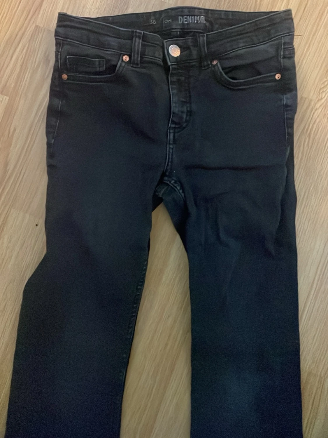 Low waist, bootcut svarta jeans! - 2