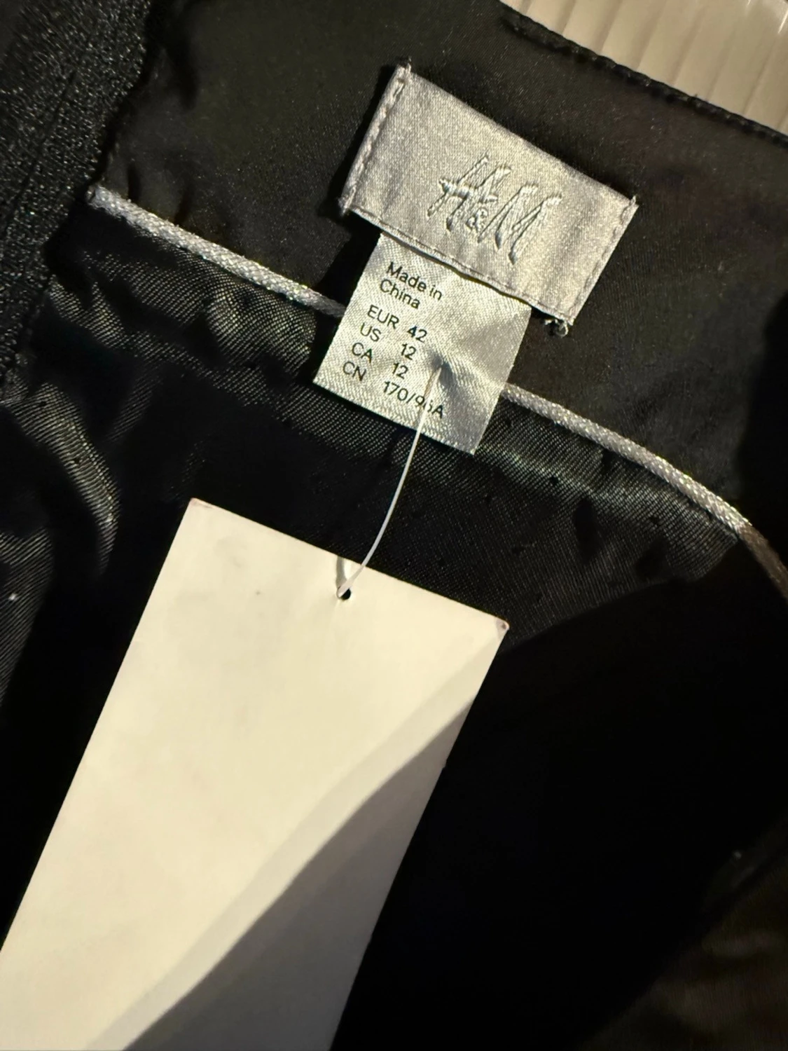 Svart och silvermönstrad kort klänning - 2