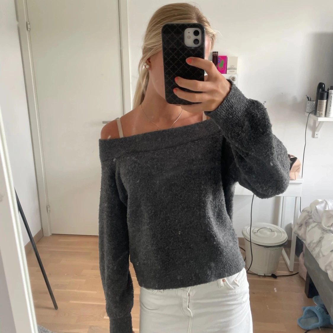 Mörkgrå offshoulder stickad tröja - 92