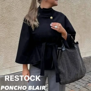 Missäy poncho blair  - Helt ny oanvänd missäy kappa blair i svart med lappen kvar. Finns kvitto. Kom privat för bilder!