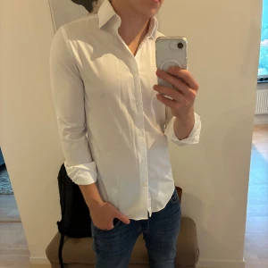 Dressmann skjorta - 10/10 skick, endast testad. Nypris 799 kr.