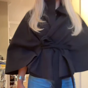 poncho kappa - poncho kappa från Nelly som ej kommit till användning! identisk med den populära från Missäy