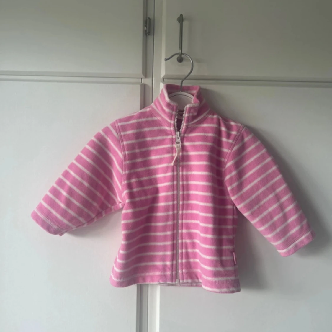 Rosa fleecejacka från Polarn O. Pyret