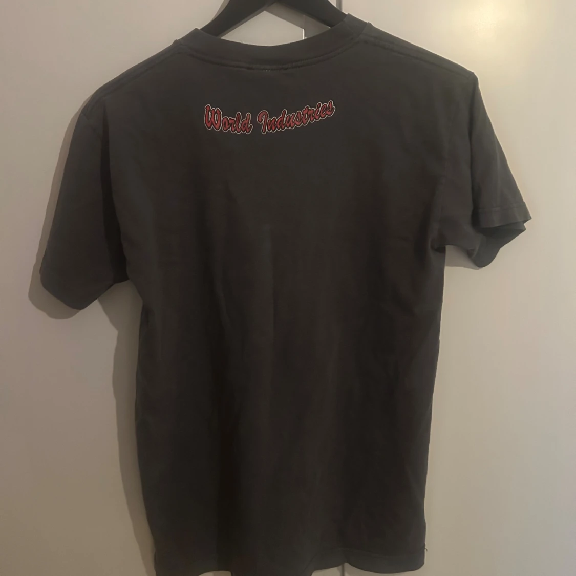 Vintage 90s world industries t-shirt  - 1