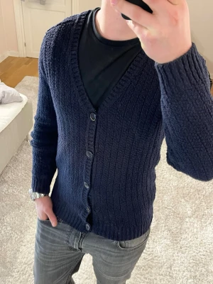 Massimo Dutti cardigan  - Cardigan | Mycket bra skick | Size - M | Pris 399 | Hör av dig vid minsta fråga eller fundering📩