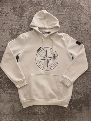 Stone Island hoodie  - Fin o elegant hoodie oanvänt. 10/10 M men passar som S