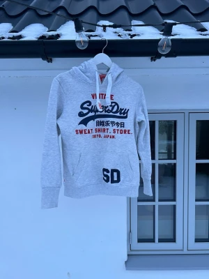 Superdry hoodie  - Bra skick vid frågor hör av er