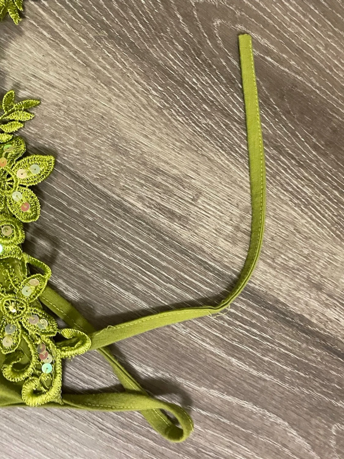 Grön linnetopp med spetsdetaljer - 1