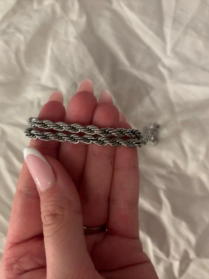 Cordell silver kedja - Silver cordell kedja 50cm, fint skick! Pris kan diskuteras vid snabb affär