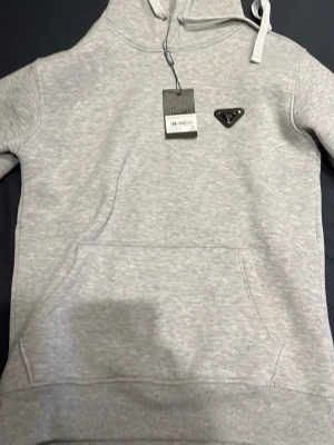 Prada hoodie  - Oanvänd 