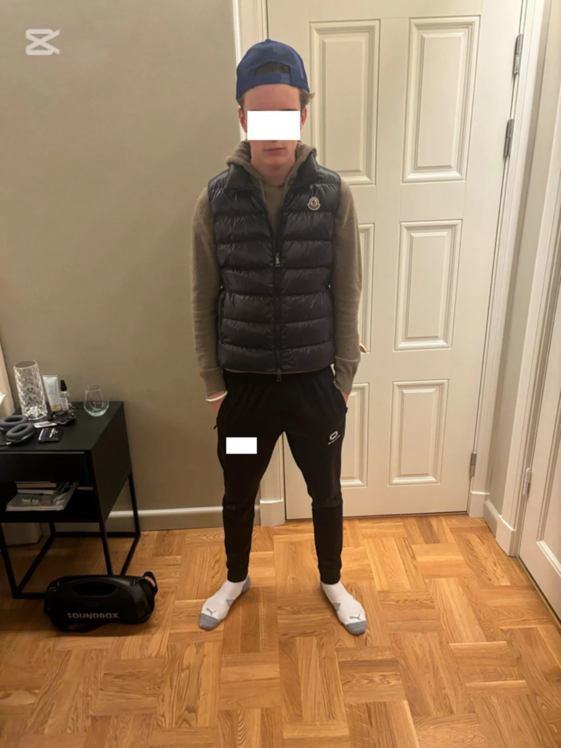 Svart dunväst från Moncler