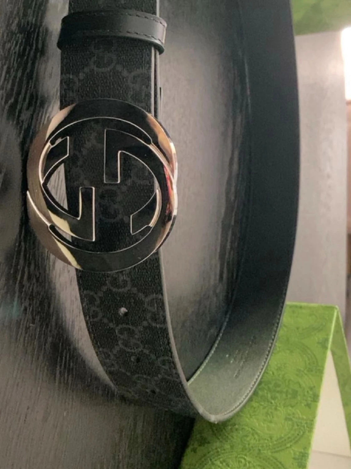 Herr bälte i läder 