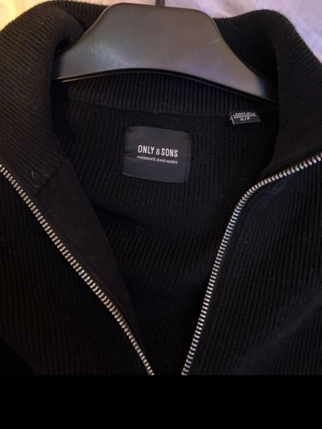 Svart stickad kofta från Only & Sons