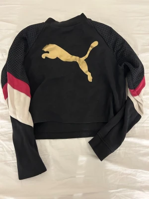 Puma tröja  - Långärmad Puma tröja i mycket bra skick 
