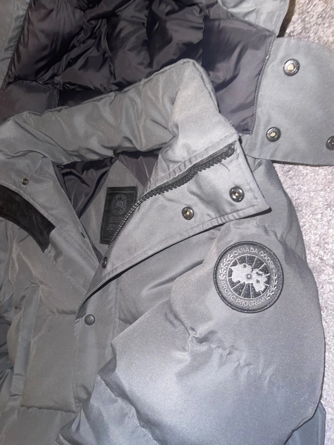 Mörkgrå dunjacka från Canada Goose - 1