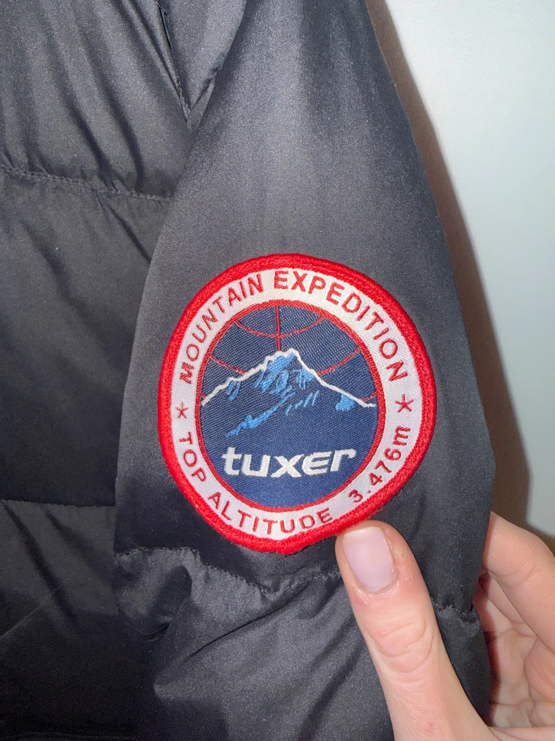 Svart pufferjacka från Tuxer M - 2