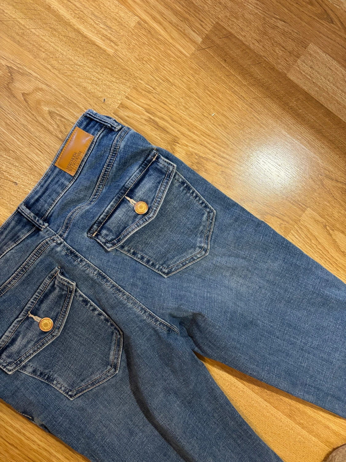 Blå bootcut jeans från VeroModa - 2