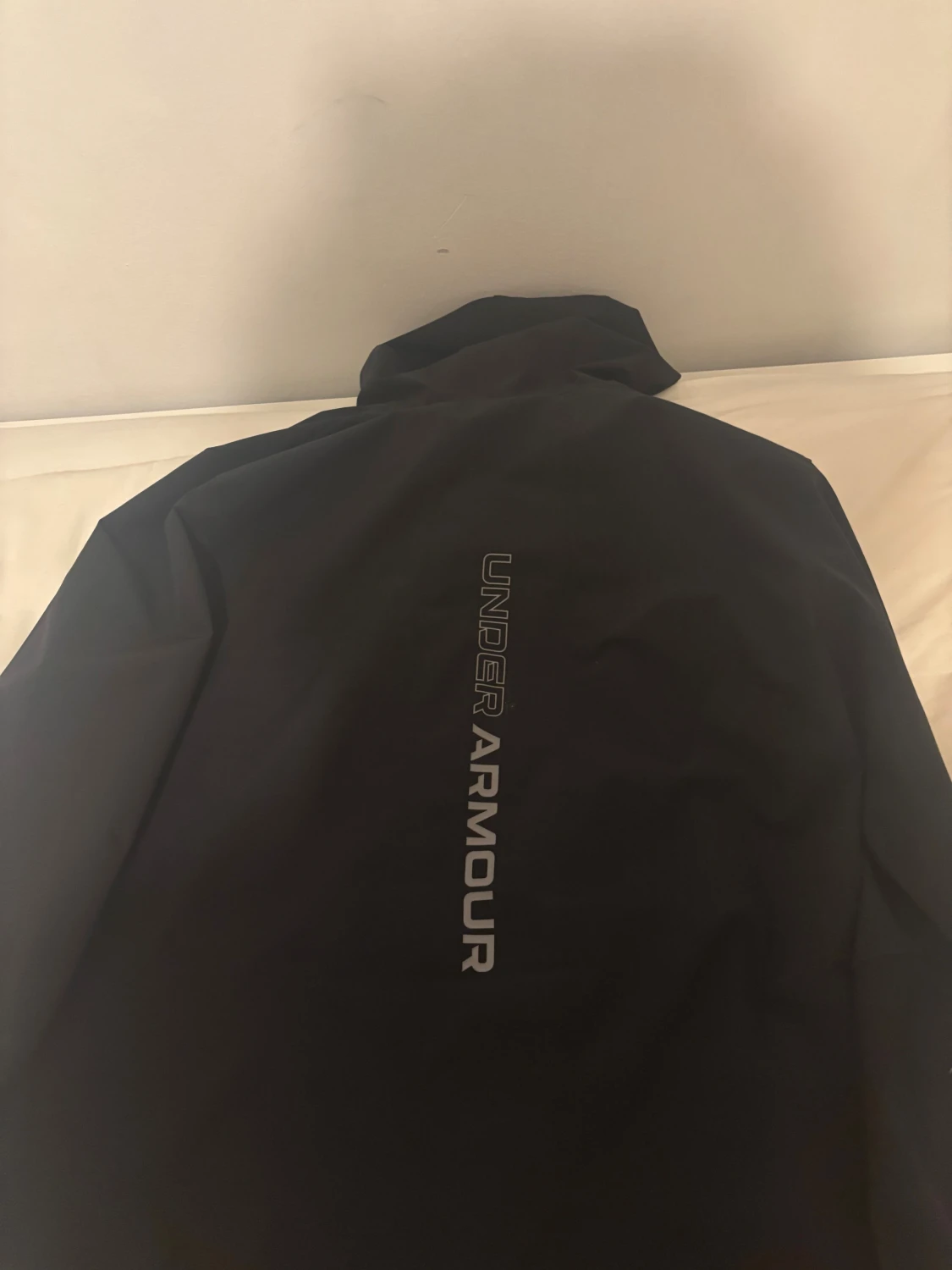 Svart vindjacka från Under Armour - 1