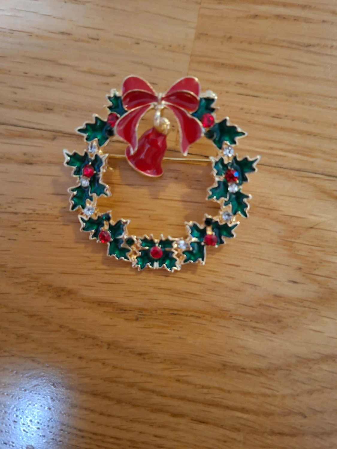 3 juliga broscher med kransmotiv - 3