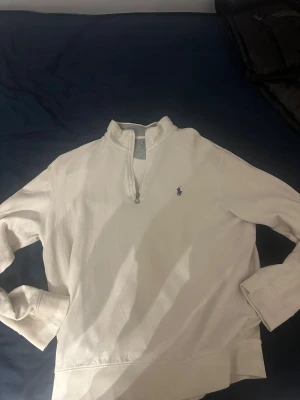  Polo Lauren  -  En tröja som är väldigt sköna på sig och är väldigt snygg