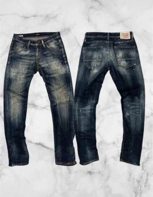 Jack & Jones jeans - Säljer dessa arichive jeans från Jack & Jones som är super bra skick. Finns inga defekter. Skriv om frågor. Lägre pris vid snabb affär!