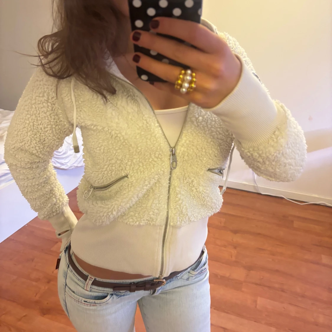 Vit pälströja med dragkedja - 1