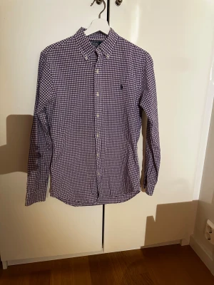 Ralph lauren skjorta - Äkta ralph lauren skjorta💯 Den är storlek S och är slimfit och är riktigt fet👌 