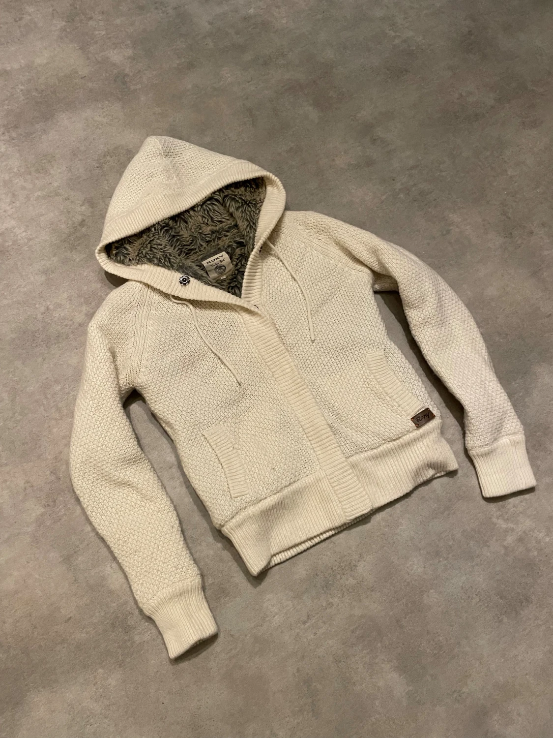 Stickad cardigan med päls  - 2