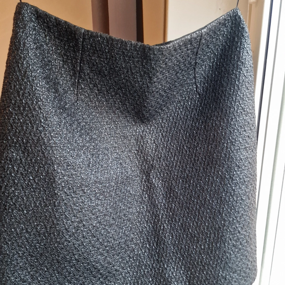 Glittrig svart kortkjol från Mystify - 4