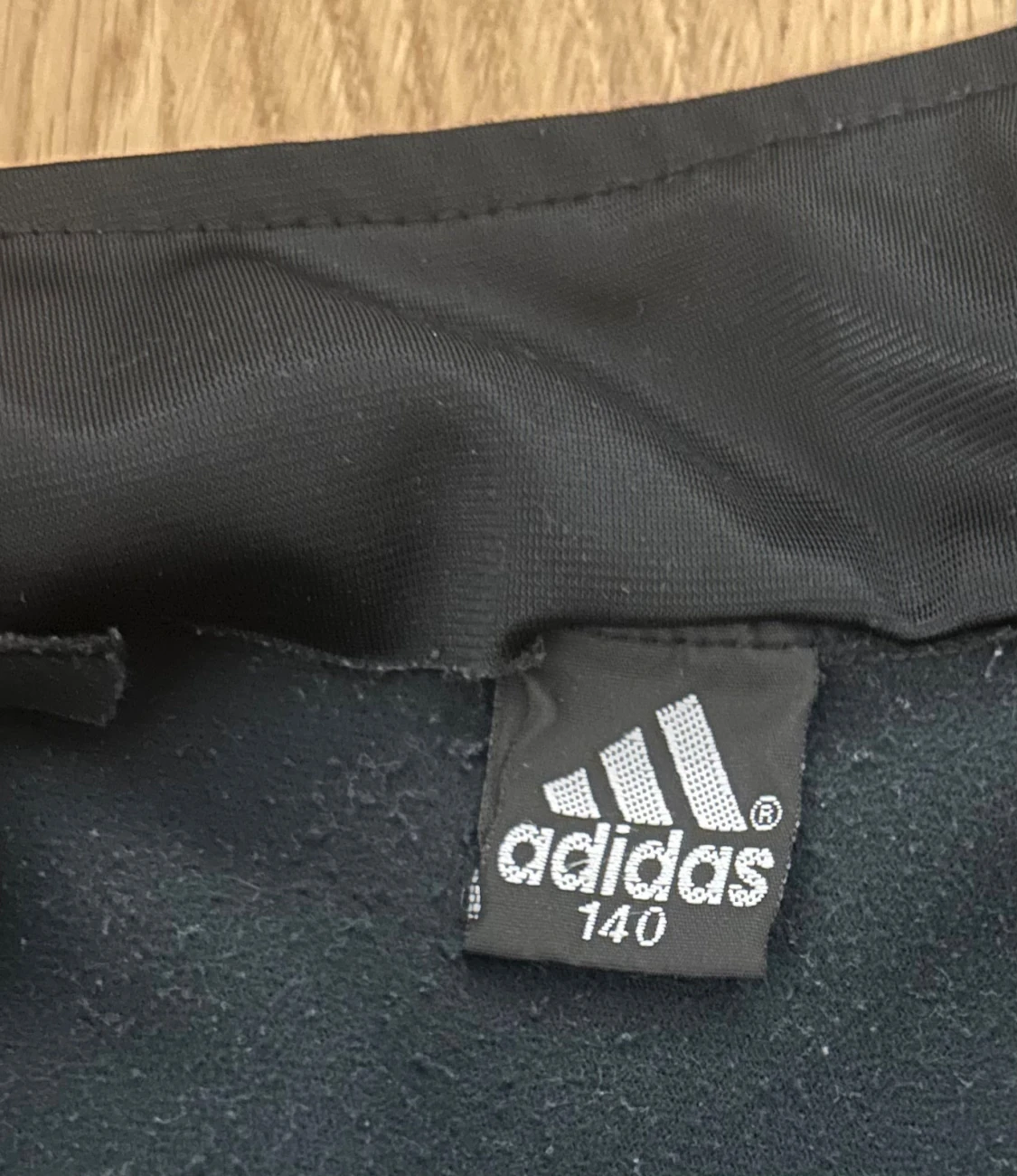 Svart Adidas vindjacka med vita ränder - 3