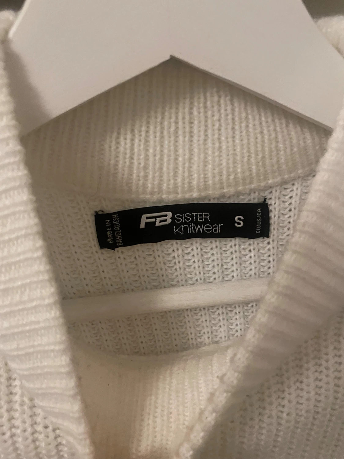 Vit polotröja från FB Sister, S - 1