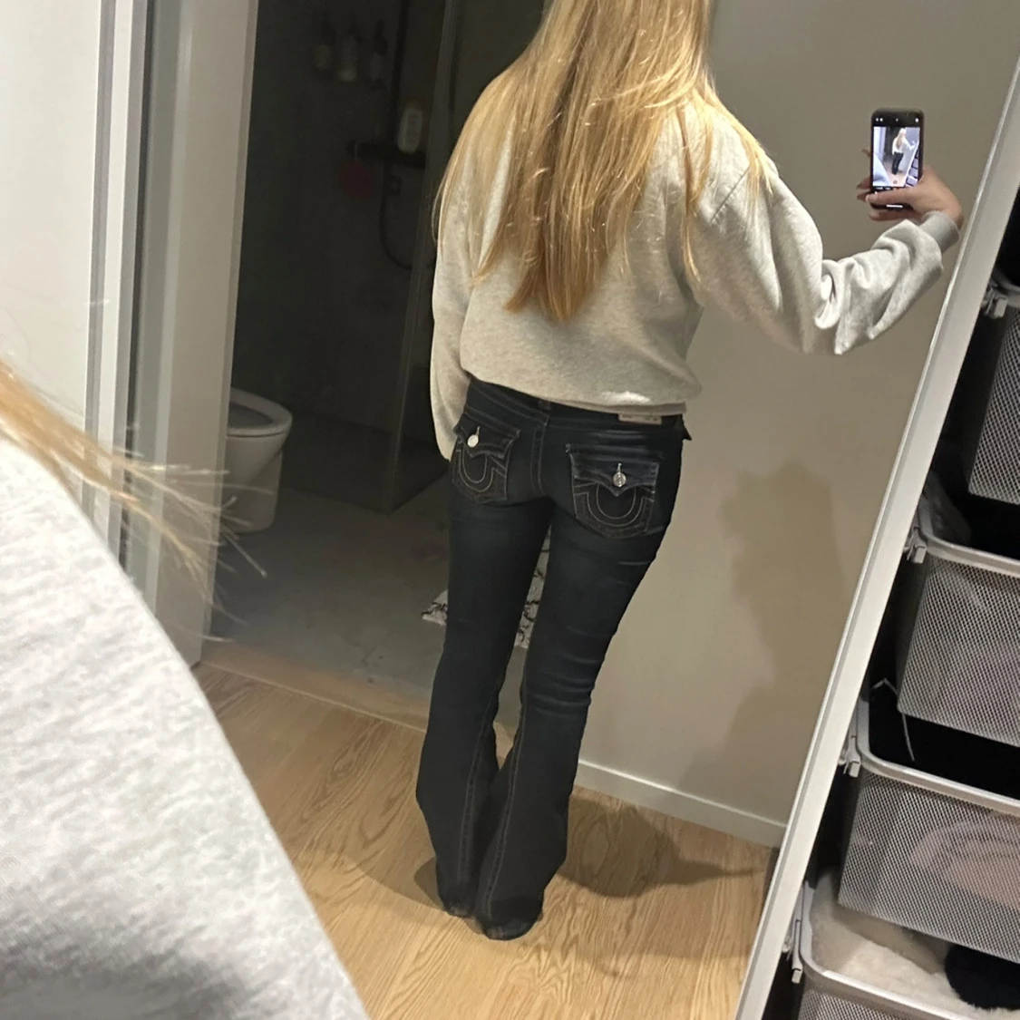 Mörkblå bootcut jeans från true religion - 1