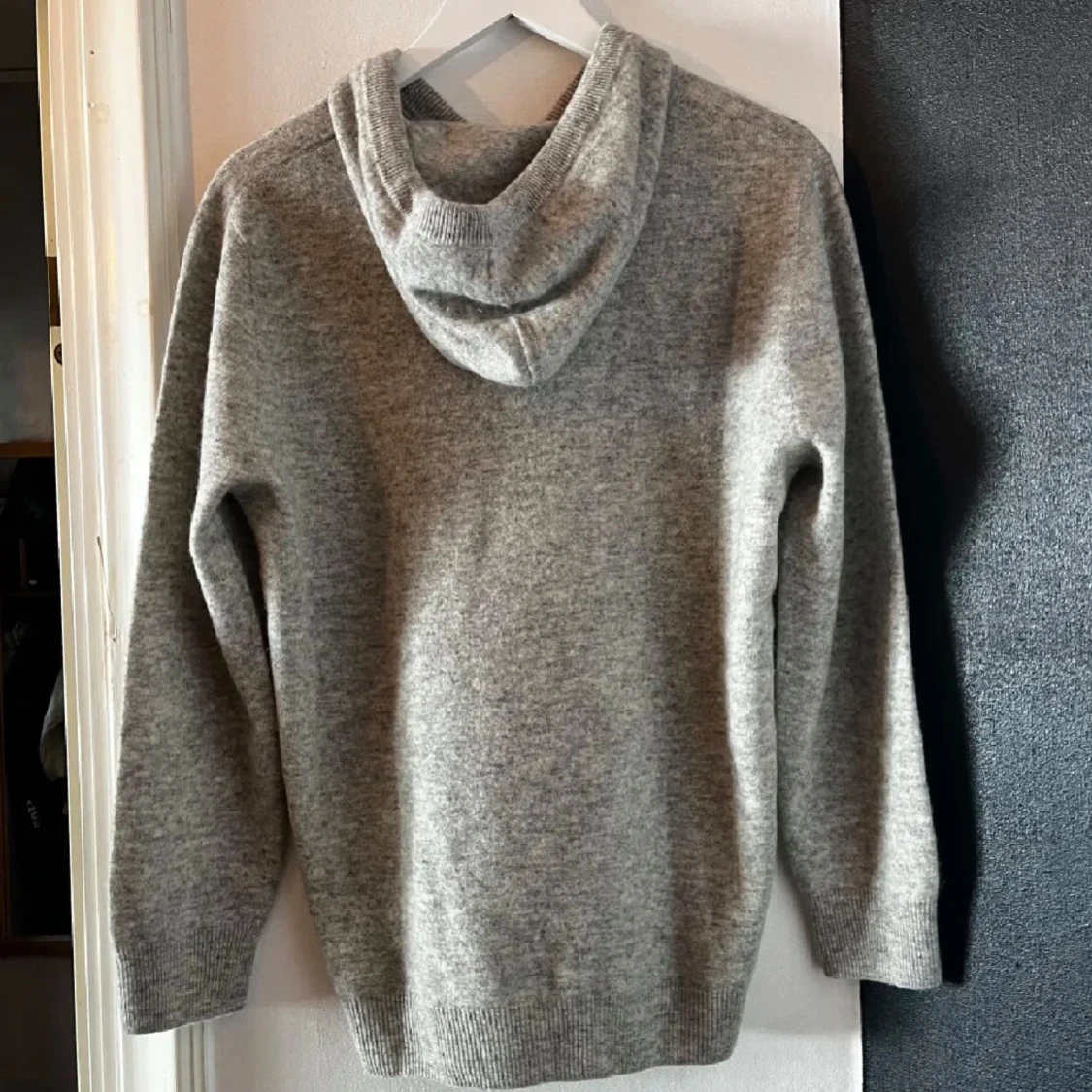 Grå Kashmir hoodie - 2